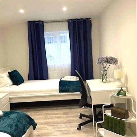 2 Bedroom Serviced Apartment # London Bagian luar foto