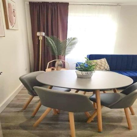 2 Bedroom Serviced Apartment # London Bagian luar foto