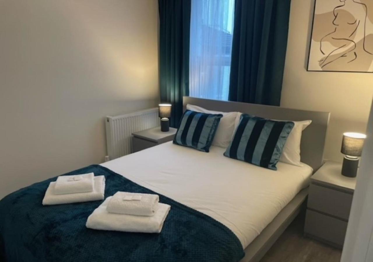 2 Bedroom Serviced Apartment # London Bagian luar foto